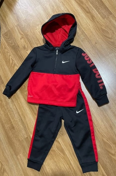 Nike (2T) Boy Outfit Set